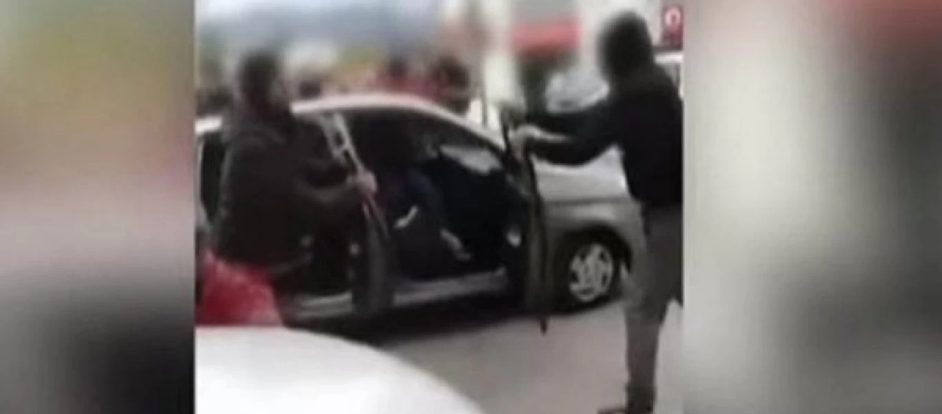Μυτιλήνη: Η στιγμή της «έκρηξης» των κατοίκων όταν εντόπισαν μέλη ΜΚΟ (βίντεο)